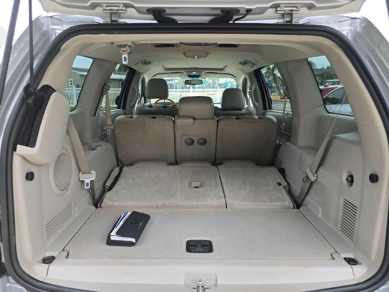 2007 Chrysler Aspen Limited photo 6