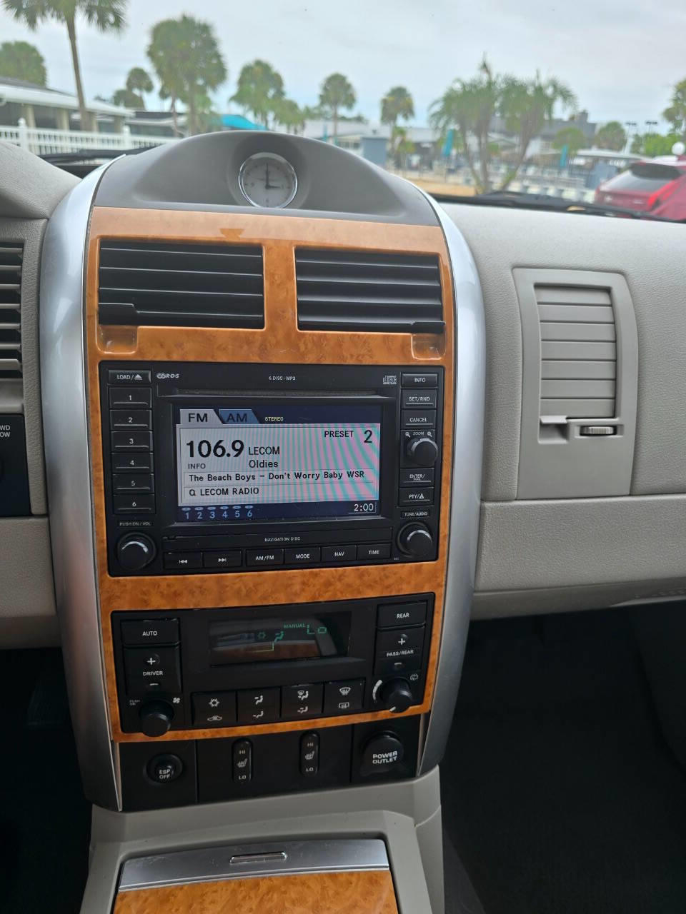 2007 Chrysler Aspen Limited photo 9