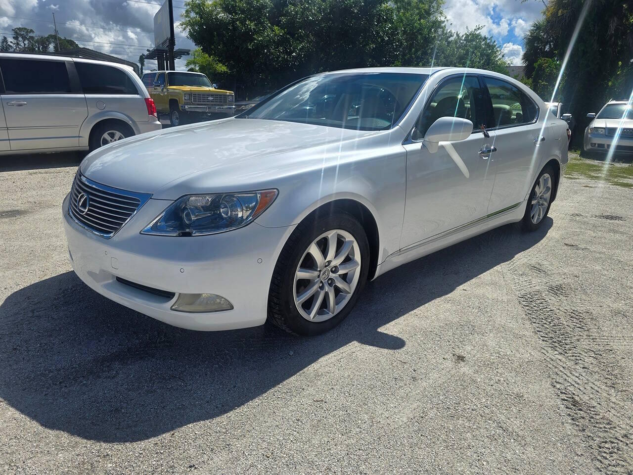2007 Lexus LS-460 Base-4dr-Sedan