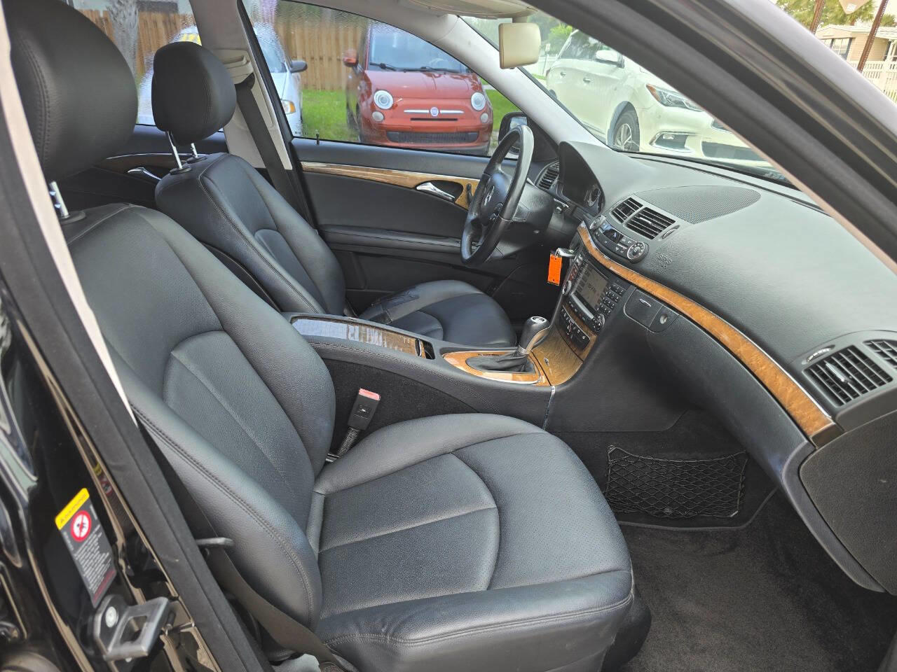 2008 Mercedes Benz E photo 2