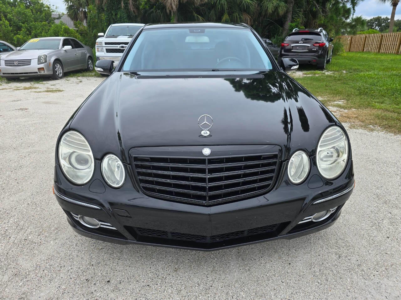 2008 Mercedes Benz E photo 3