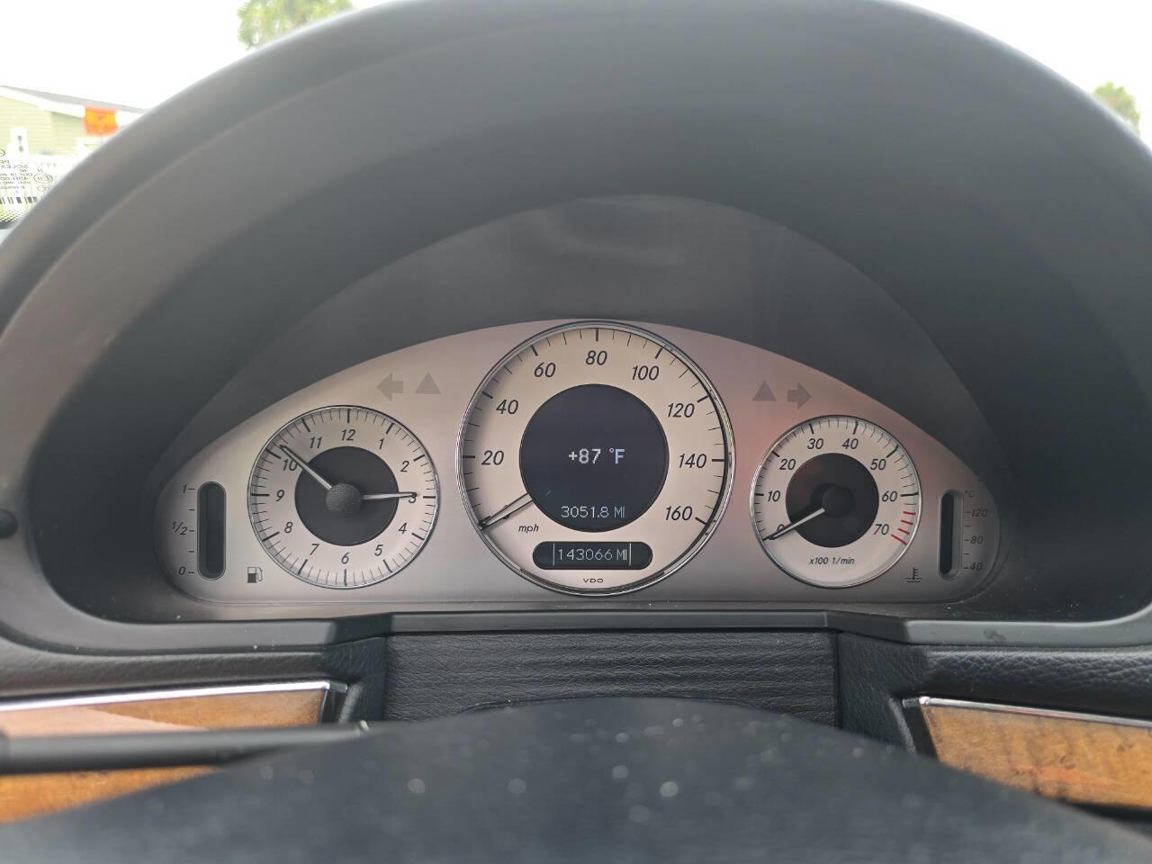 2008 Mercedes Benz E photo 9