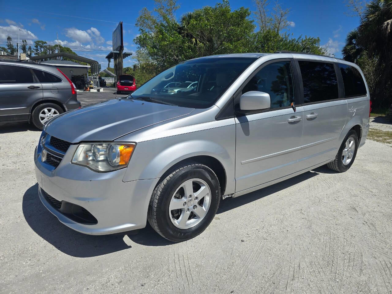 2012 Dodge Grand-Caravan SXT-4dr-Mini-Van