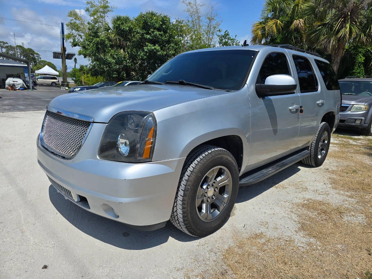 2012 GMC Yukon 2WD SLE's photo